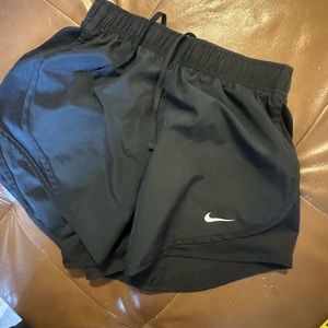 Nike athletic shorts. Black. Womens XS. 🖤🖤